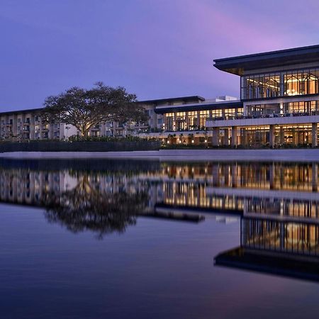 Jw Marriott Hotel Bengaluru Prestige Golfshire Resort & Spa Avati Exteriör bild