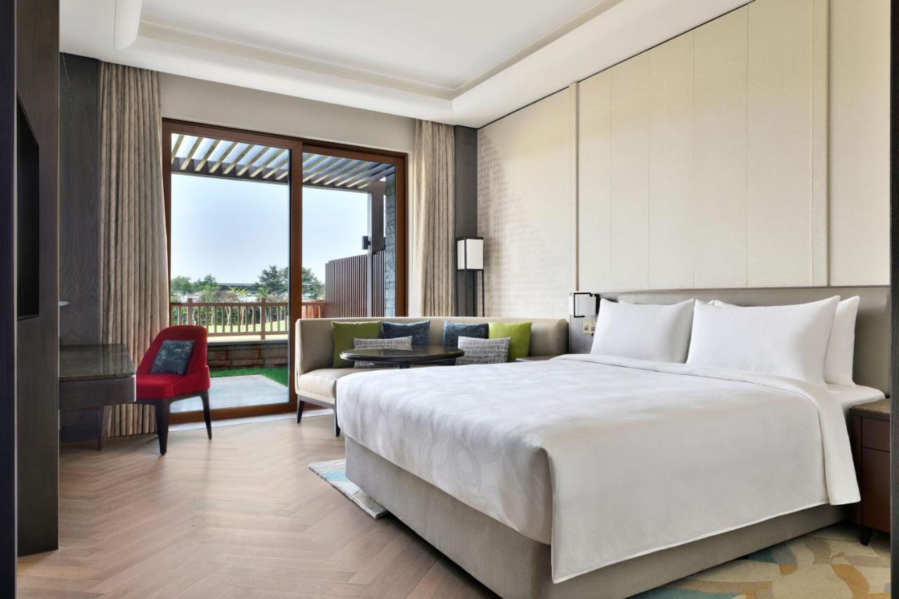 Jw Marriott Hotel Bengaluru Prestige Golfshire Resort & Spa Avati Exteriör bild