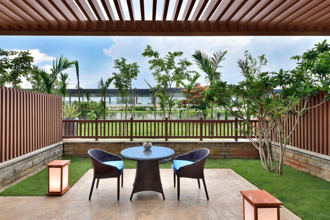 Jw Marriott Hotel Bengaluru Prestige Golfshire Resort & Spa Avati Exteriör bild