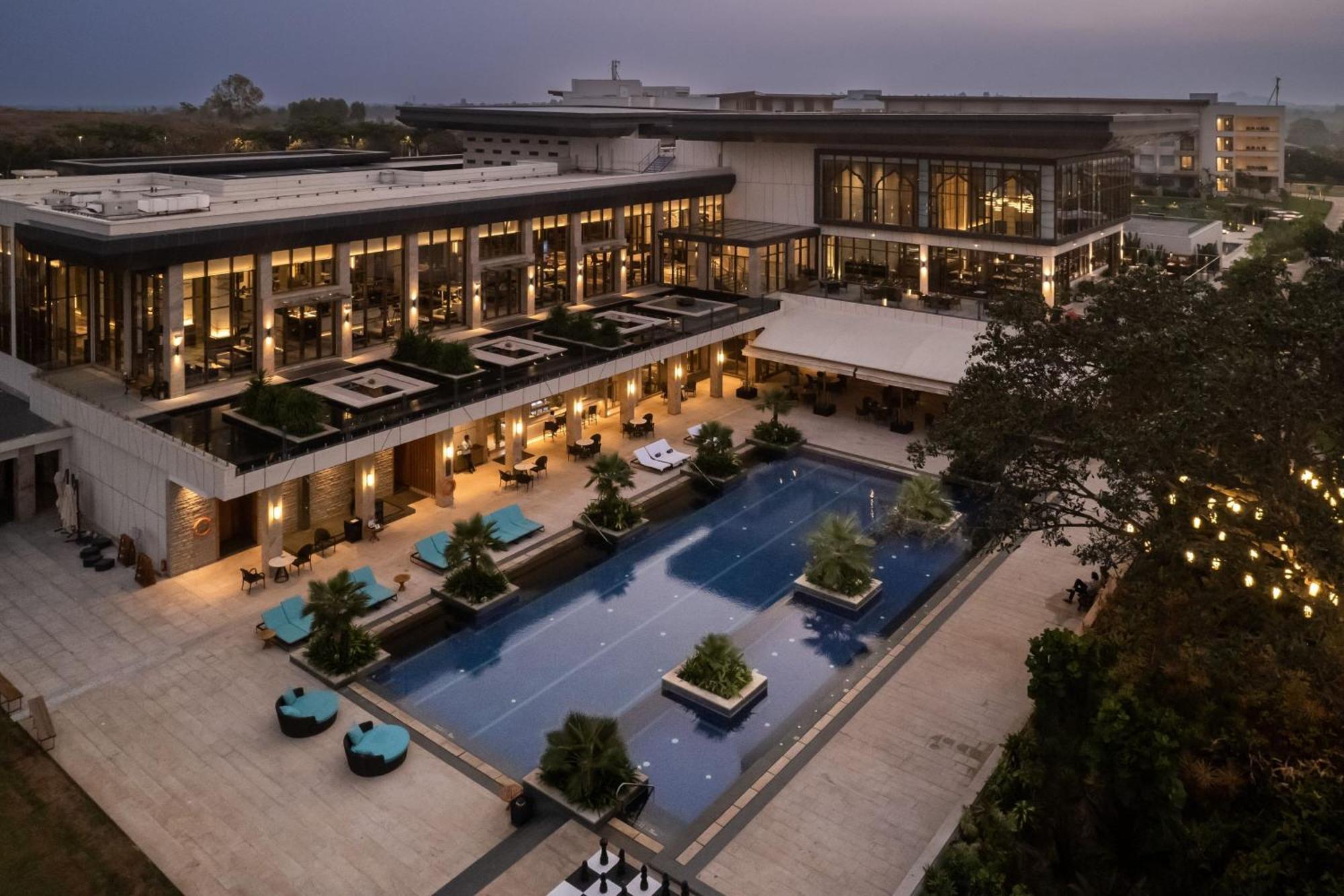 Jw Marriott Hotel Bengaluru Prestige Golfshire Resort & Spa Avati Exteriör bild