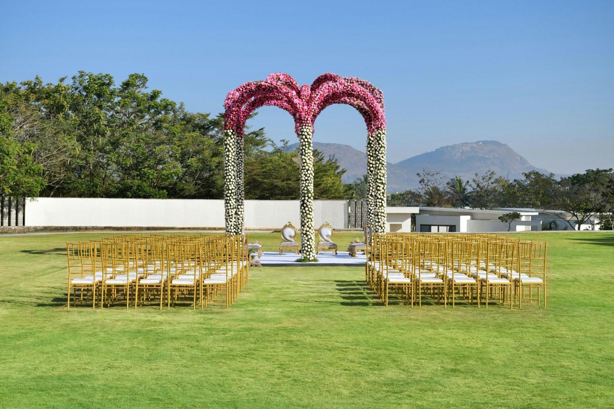 Jw Marriott Hotel Bengaluru Prestige Golfshire Resort & Spa Avati Exteriör bild