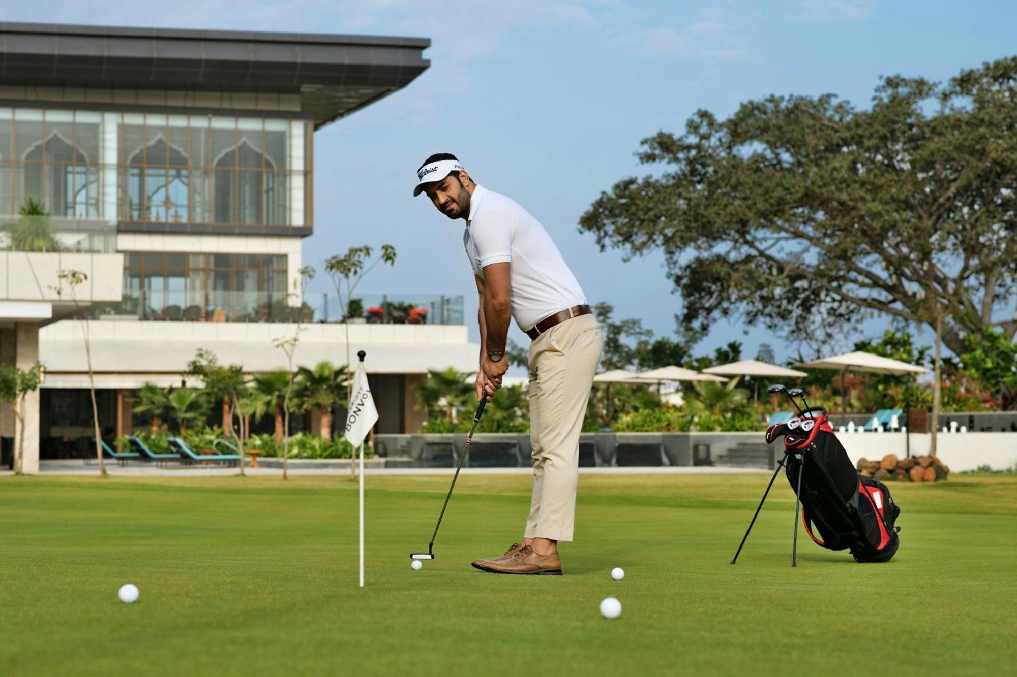 Jw Marriott Hotel Bengaluru Prestige Golfshire Resort & Spa Avati Exteriör bild