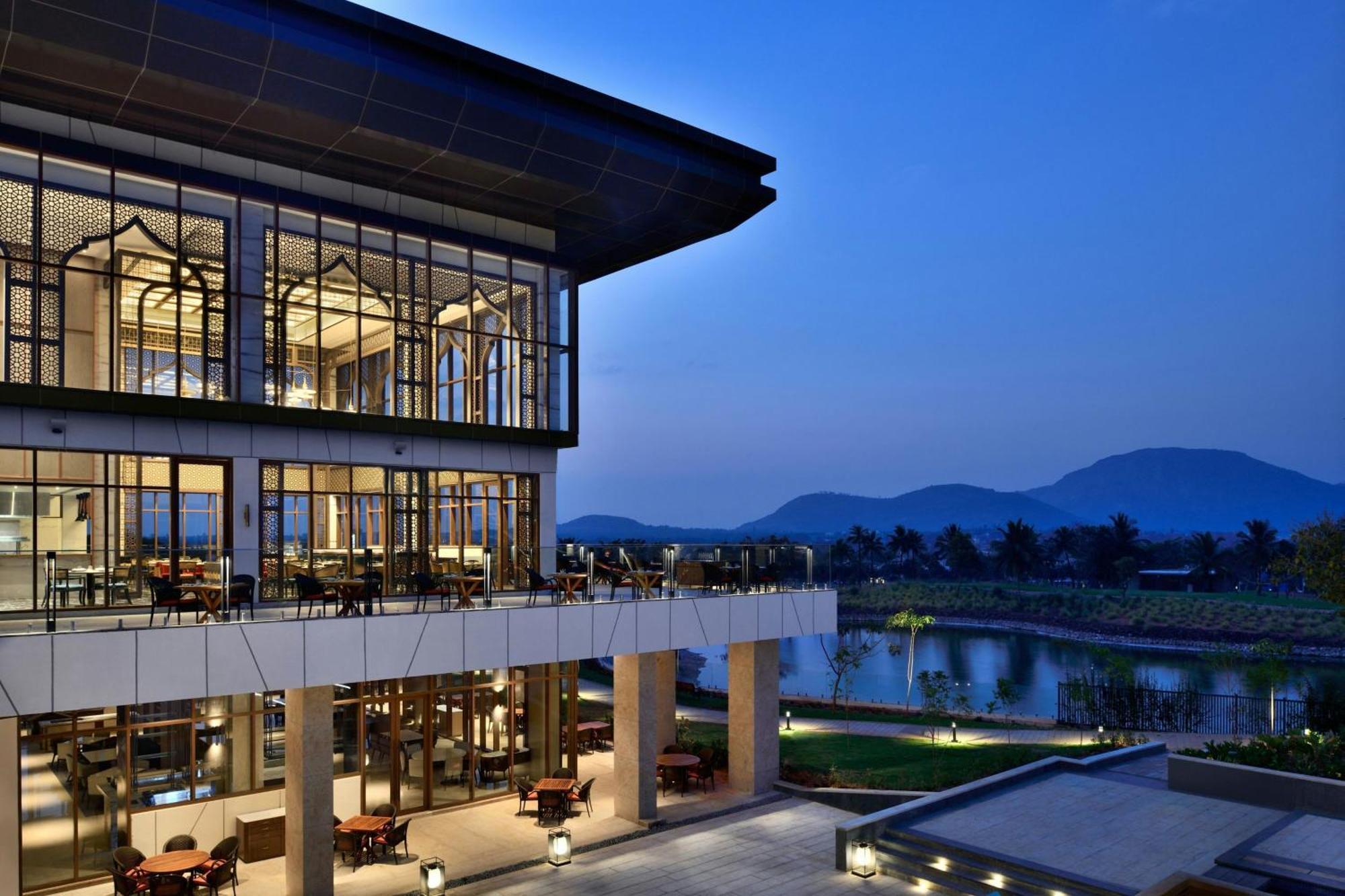 Jw Marriott Hotel Bengaluru Prestige Golfshire Resort & Spa Avati Exteriör bild